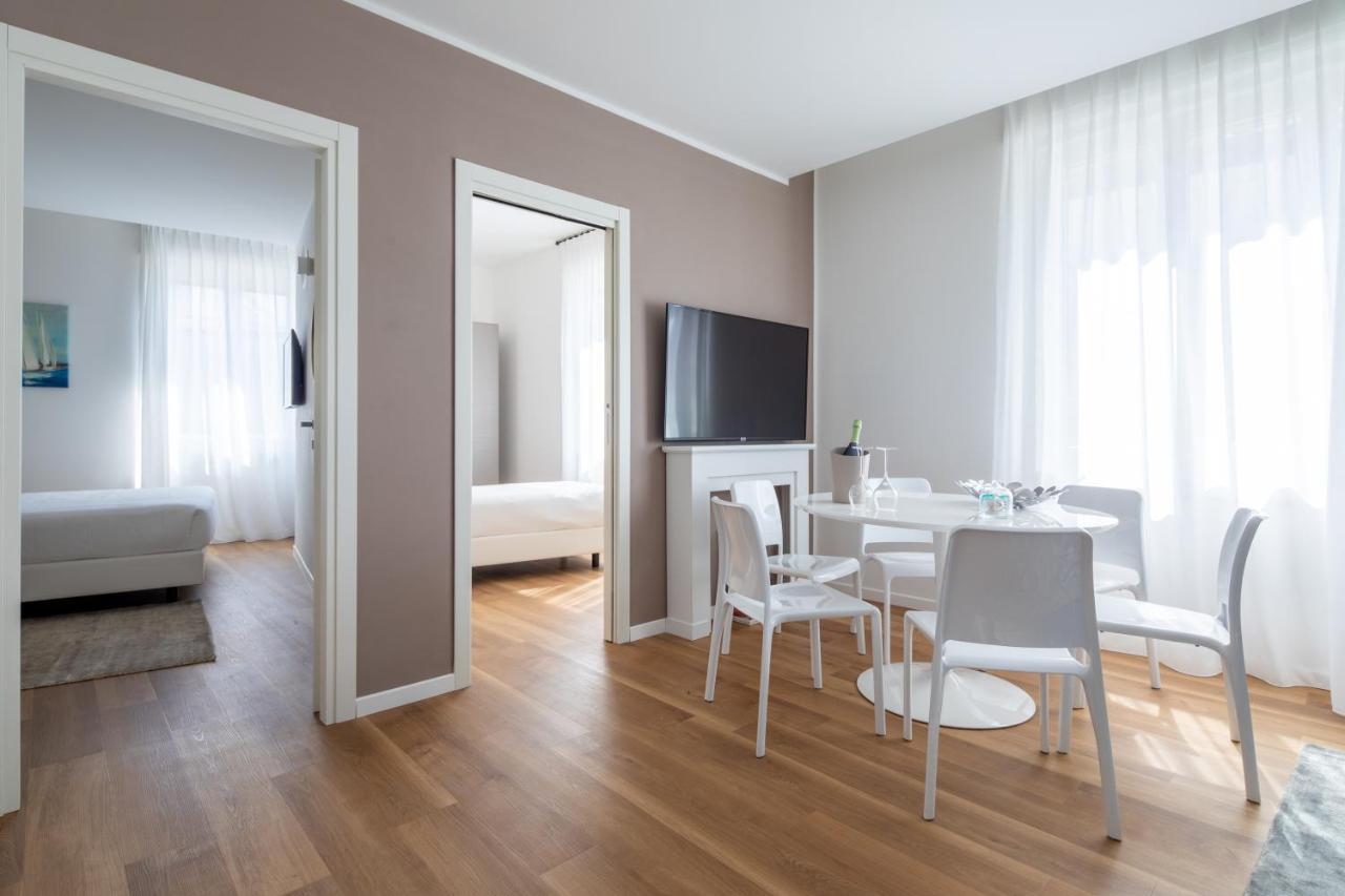 Vis A Vis Apartments Trieste Esterno foto
